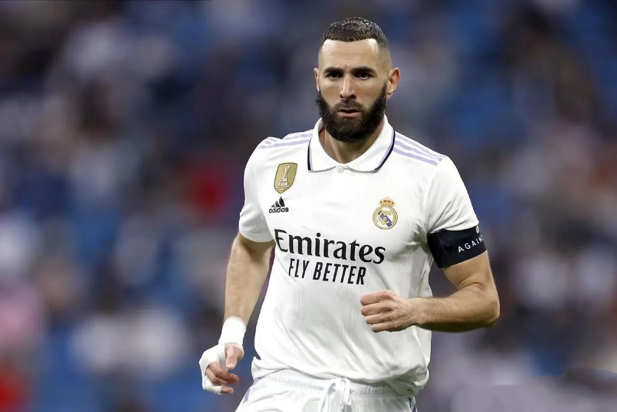 Benzema remporte le Marca Legend Award - Une brillante carrière écrit une nouvelle légende